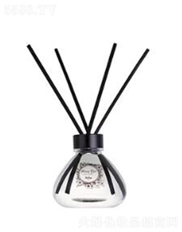 �V����ѩ�ٻ��yƷ���޹�˾�����D����Ů���ٗl��޹