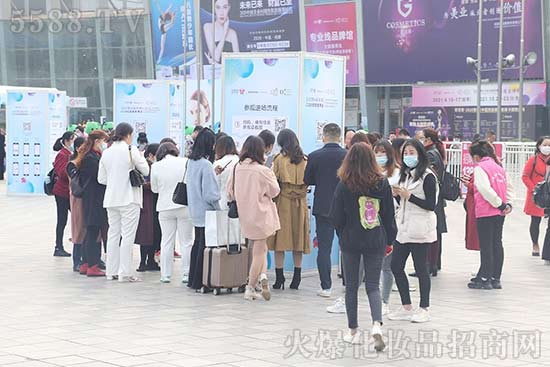 ����ʢ�����س���ۣ���44�óɶ����I(y��)���[��ʢ���_Ļ