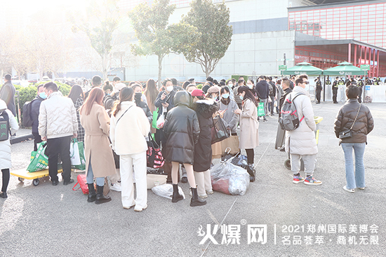 第17屆鄭州美業(yè)博覽會今日盛大開幕 第17屆鄭州美業(yè)博覽會今日盛大開幕