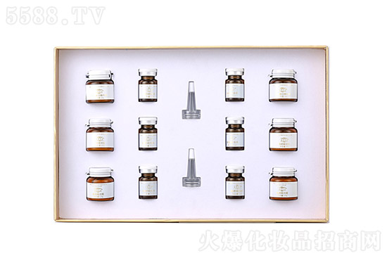 皇室名流臻顏賦活靚膚套盒 皇室名流臻顏賦活靚膚套盒