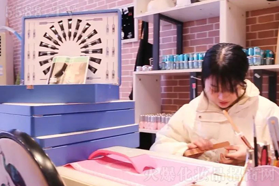 尚你美覓韻黃山經(jīng)營(yíng)模式之伊人閣 尚你美覓韻黃山經(jīng)營(yíng)模式之伊人閣