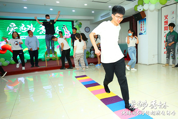 �\�ӽ≺����ӵ������𱬾W(w��ng)�����\�� ���ഺ��5���\�����Օ��A�M�e�k