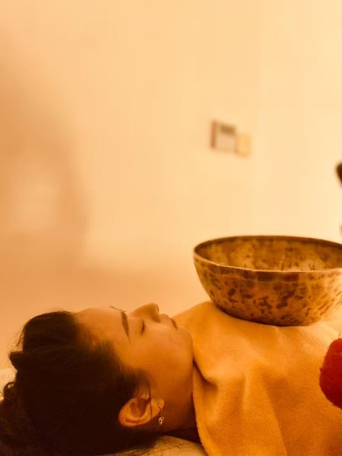 �������