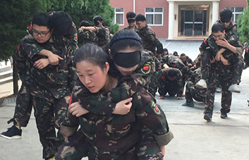 ��������ۣ���Փ�D�y�U(xi��n)�����Ҷ����վo������c��ͬ�У�